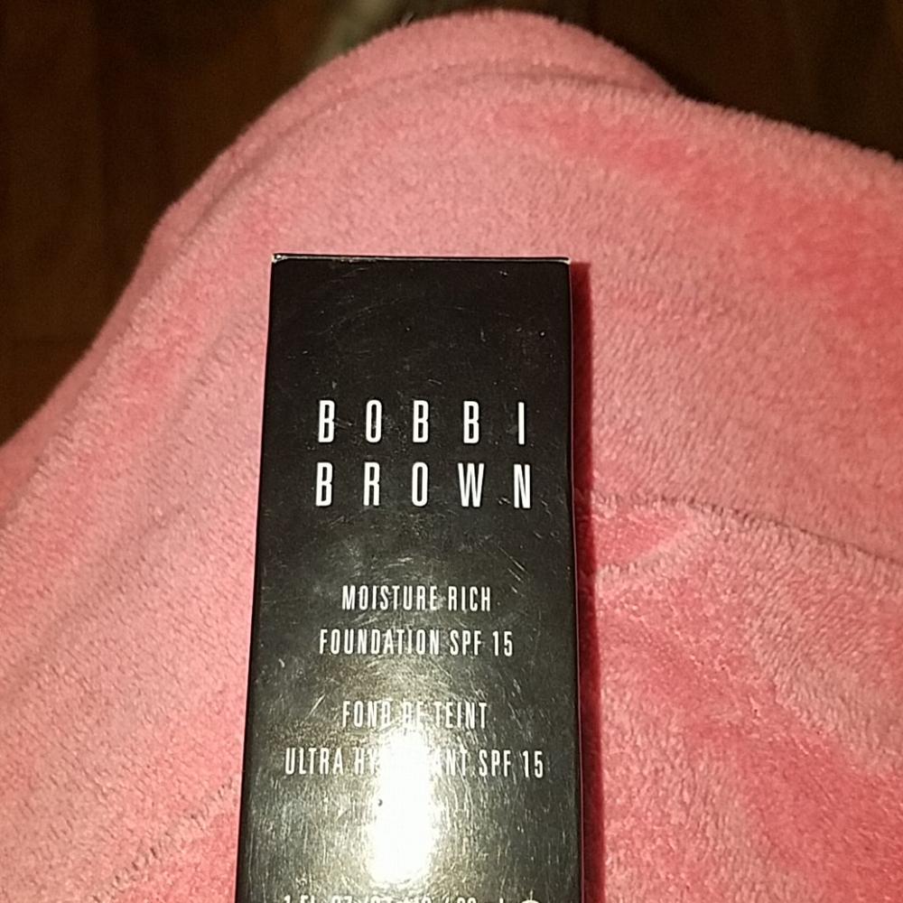 Bobbi Brown Moisture Rich Foundation Honey 5